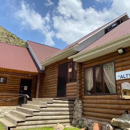 Altyn Arashan Guesthouse Eksteriør billede