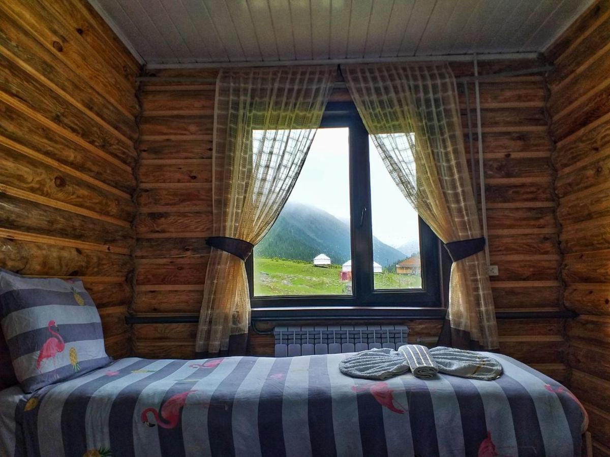 Altyn Arashan Guesthouse Eksteriør billede